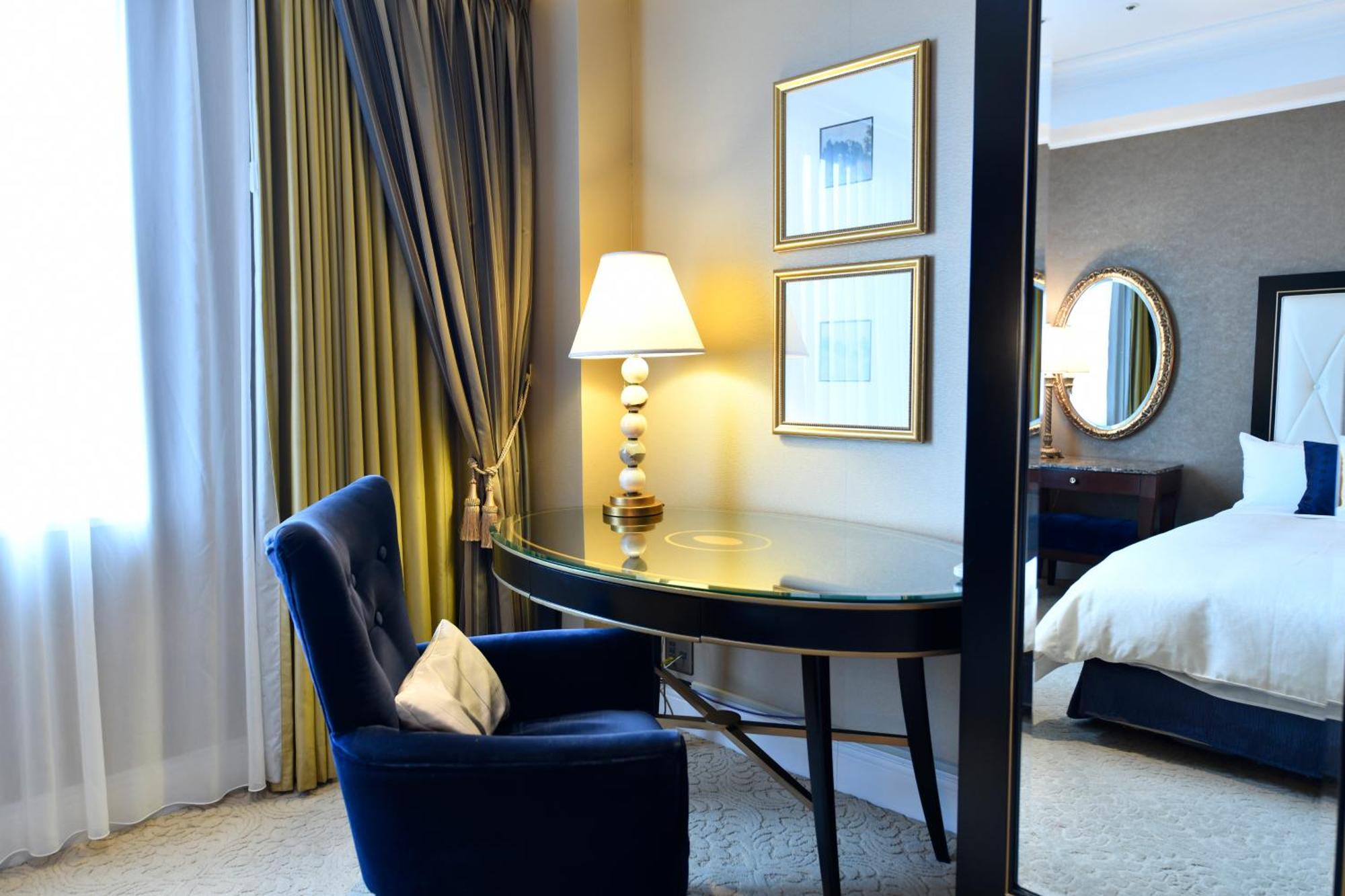 Hotel New Grand Yokohama  Exterior foto A room at the hotel