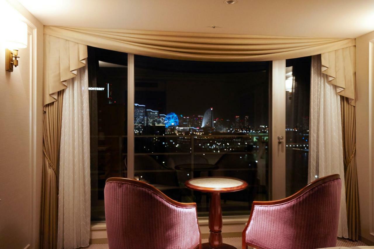 Hotel New Grand Yokohama  Exterior foto View from a suite at the hotel
